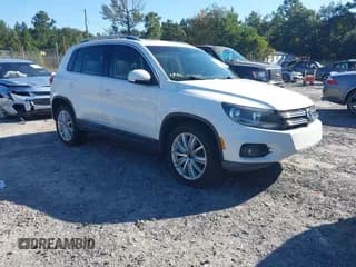 ✅ 2012 Volkswagen Tiguan S • VIN: WVGAV7AX8CW566799 • Lot: 43131412. Wystawiony na IAAI z przebiegiem 231 986 mil. Bezpłatny archiwum sprzedaży aukcyjnych z USA i szczegółowy raport historii pojazdu na DreamBid. Zdjęcie 1.