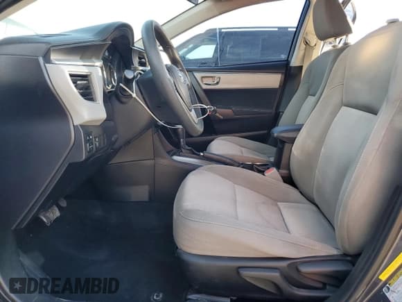 ✅ 2015 Toyota Corolla S Plus • VIN: 5YFBURHE7FP297929 • Лот: 92890925. Опубликован ранее на Copart с пробегом 136 334 миль. Бесплатный доступ к архиву аукционных продаж из США и подробный отчёт об истории автомобиля на DreamBid. Изображение 7.