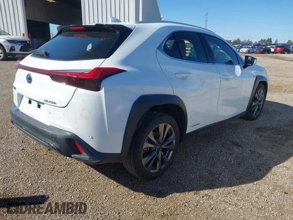 ✅ 2021 Lexus UX 250h F Sport • VIN: JTHE9JBH4M2049487 • Lot: 43488657. Wystawiony na IAAI z przebiegiem 39 327 mil. Bezpłatny archiwum sprzedaży aukcyjnych z USA i szczegółowy raport historii pojazdu na DreamBid. Zdjęcie 4.