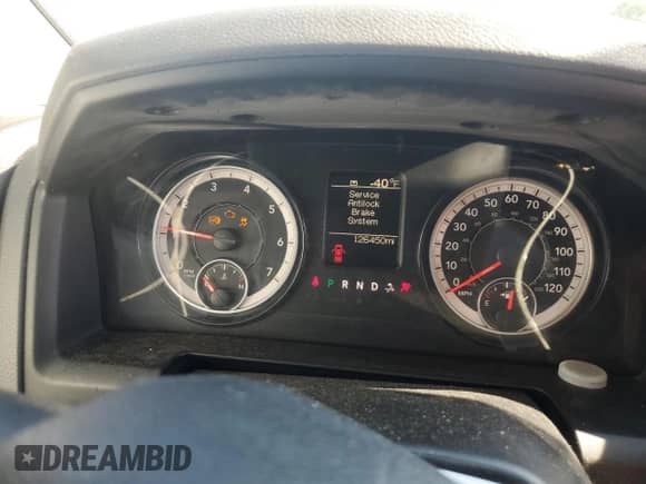 2018 Ram 1500 Express z VIN 1C6RR6FT3JS330939, wystawiony jako Copart lot #63458835 z przebiegiem 126 450 mil mil oraz Szkoda całkowita • Salvage title. Historia ofert i sprzedaży dostępna na DreamBid. Obrazek 9.