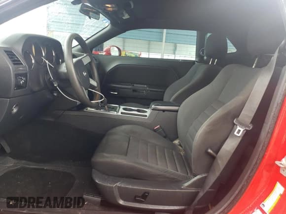 ✅ 2010 Dodge Challenger SE • VIN: 2B3CJ4DV0AH120953 • Lot: 85542794. Wystawiony na Copart z przebiegiem 149 077 mil. Bezpłatny archiwum sprzedaży aukcyjnych z USA i szczegółowy raport historii pojazdu na DreamBid. Zdjęcie 7.