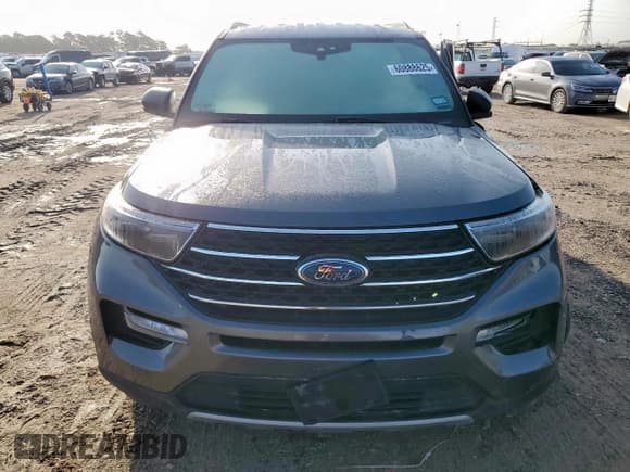 ✅ 2021 Ford Explorer XLT • VIN: 1FMSK7DH2MGC39148 • Lot: 60888625. Wystawiony na Copart z przebiegiem 82 441 mil. Bezpłatny archiwum sprzedaży aukcyjnych z USA i szczegółowy raport historii pojazdu na DreamBid. Zdjęcie 5.