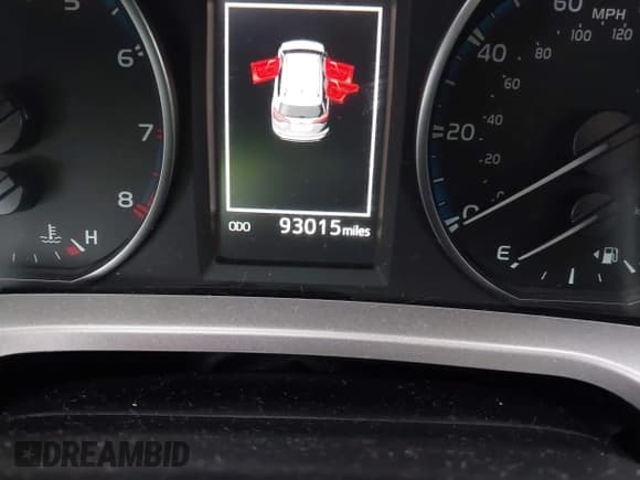 ✅ 2018 Toyota RAV4 XLE • VIN: JTMWFREV9JJ732074 • Lot: 42116868. Listed on IAAI with 93,015 mi. Free auction sales archive from the USA and detailed vehicle history report at DreamBid. Image 16.