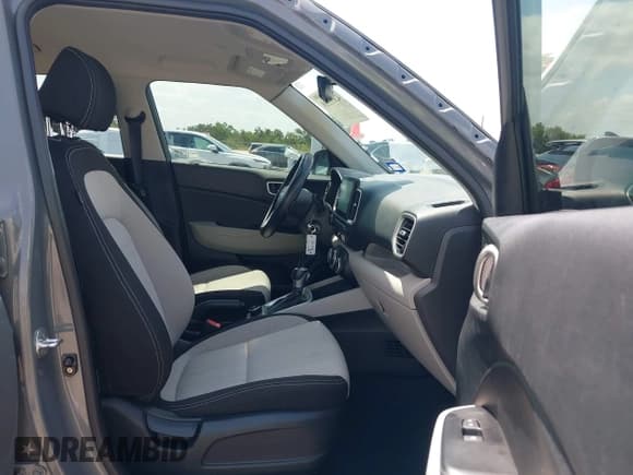 ✅ 2021 Hyundai Venue SEL • VIN: KMHRC8A33MU082855 • Lot: 42055518. Listed on IAAI with 58,949 mi. Free auction sales archive from the USA and detailed vehicle history report at DreamBid. Image 5.