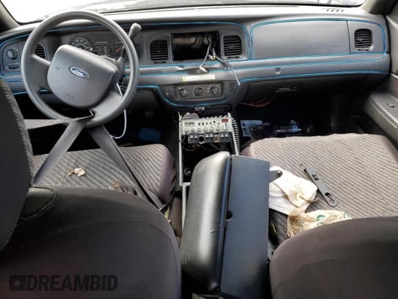 ✅ 2007 Ford Police Interceptor • VIN: 2FAHP71W27X130437 • Lot: 74237534. Wystawiony na Copart z przebiegiem Nie podano. Bezpłatny archiwum sprzedaży aukcyjnych z USA i szczegółowy raport historii pojazdu na DreamBid. Zdjęcie 8.