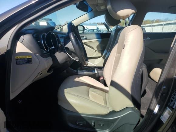 ✅ 2013 Kia Optima EX • VIN: 5XXGN4A79DG187262 • Lot: 90553305. Wystawiony na Copart z przebiegiem 109 762 mil. Bezpłatny archiwum sprzedaży aukcyjnych z USA i szczegółowy raport historii pojazdu na DreamBid. Zdjęcie 7.