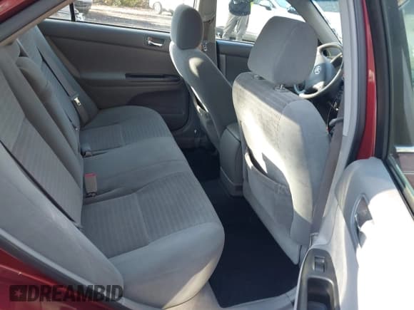 ✅ 2005 Toyota Camry XLE • VIN: 4T1BE30K55U062292 • Lot: 43631524. Listed on IAAI with 142,381 mi. Free auction sales archive from the USA and detailed vehicle history report at DreamBid. Image 8.