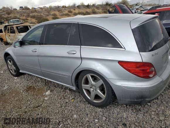✅ 2007 Mercedes-Benz R 3.5L • VIN: 4JGCB65E27A054558 • Lot: 74497484. Wystawiony na Copart z przebiegiem 186 039 mil. Bezpłatny archiwum sprzedaży aukcyjnych z USA i szczegółowy raport historii pojazdu na DreamBid. Zdjęcie 2.
