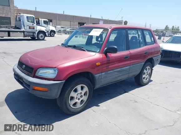 ✅ 1997 Toyota RAV4 • VIN: JT3GP10VXV0009277 • Lot: 42488321. Listed on IAAI with 173,777 mi. Free auction sales archive from the USA and detailed vehicle history report at DreamBid. Image 17.