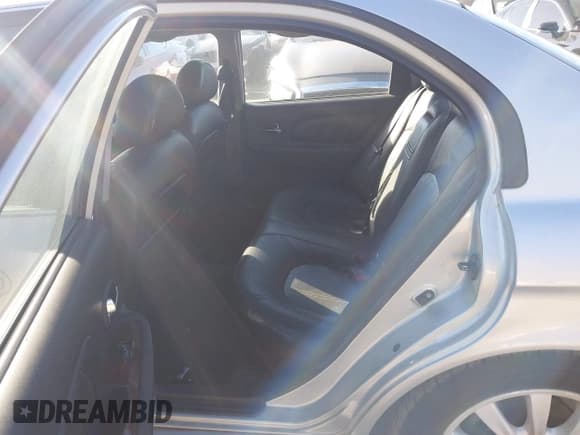 ✅ 2004 Hyundai Sonata GLS • VIN: KMHWF35H94A019876 • Lot: 41287438. Listed on IAAI with 194,210 mi. Free auction sales archive from the USA and detailed vehicle history report at DreamBid. Image 8.