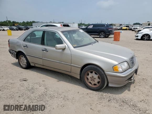 ✅ 1999 Mercedes-Benz C 230/260/280/320 • VIN: WDBHA24G4XA681981 • Lot: 57758215. Wystawiony na Copart z przebiegiem Nie podano. Bezpłatny archiwum sprzedaży aukcyjnych z USA i szczegółowy raport historii pojazdu na DreamBid. Zdjęcie 4.