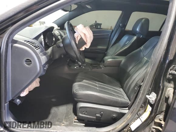 ✅ 2014 Chrysler 300 S • VIN: 2C3CCAGG1EH163387 • Lot: 86777435. Listed on Copart with Not provided. Free auction sales archive from the USA and detailed vehicle history report at DreamBid. Image 7.