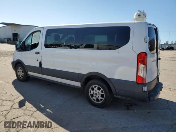 ✅ 2015 Ford Transit XL • VIN: 1FMZK1YM2FKA84961 • Lot: 70116155. Wystawiony na Copart z przebiegiem 478 410 mil. Bezpłatny archiwum sprzedaży aukcyjnych z USA i szczegółowy raport historii pojazdu na DreamBid. Zdjęcie 2.