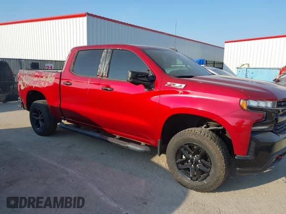 ✅ 2021 Chevrolet Silverado 1500 LT Trail Boss • VIN: 1GCPYFEL2MZ386824 • Lot: 43395336. Wystawiony na IAAI z przebiegiem 70 010 mil. Bezpłatny archiwum sprzedaży aukcyjnych z USA i szczegółowy raport historii pojazdu na DreamBid. Zdjęcie 6.