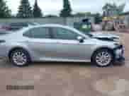 2022 Toyota Camry LE с VIN 4T1C11BK0NU053520, выставлен на аукционе IAAI как лот 42541083 с пробегом 61 579 миль миль и . История ставок и продаж доступна на DreamBid. Изображение 13.