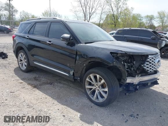 ✅ 2021 Ford Explorer Platinum • VIN: 1FM5K8HC7MGC28101 • Lot: 42126938. Wystawiony na IAAI z przebiegiem 20 257 mil. Bezpłatny archiwum sprzedaży aukcyjnych z USA i szczegółowy raport historii pojazdu na DreamBid. Zdjęcie 1.