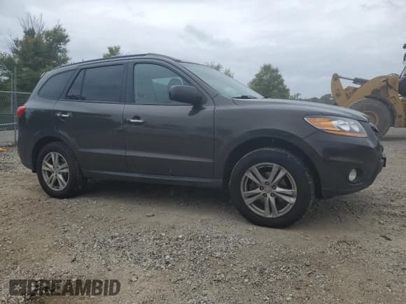 ✅ 2011 Hyundai Santa Fe Limited • VIN: 5XYZK4AG4BG082865 • Lot: 70859464. Listed on Copart with 147,261 mi. Free auction sales archive from the USA and detailed vehicle history report at DreamBid. Image 4.