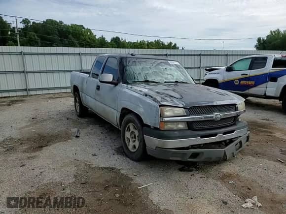 2005 Chevrolet Silverado 1500 LS z VIN 2GCEC19V551178113, wystawiony jako Copart lot #69581774 z przebiegiem 247 635 mil mil oraz Szkoda całkowita • Salvage title. Historia ofert i sprzedaży dostępna na DreamBid. Obrazek 11.