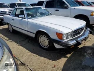 ✅ 1989 Mercedes-Benz 560 SL • VIN: WDBBA48D0KA098625 • Lot: 73863784. Wystawiony na Copart z przebiegiem 30 648 mil. Bezpłatny archiwum sprzedaży aukcyjnych z USA i szczegółowy raport historii pojazdu na DreamBid. Zdjęcie 4.