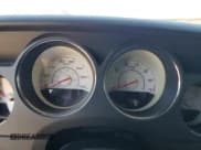 ✅ 2013 Dodge Challenger SXT • VIN: 2C3CDYAG6DH651912 • Lot: 80643814. Wystawiony na Copart z przebiegiem Nie podano. Bezpłatny archiwum sprzedaży aukcyjnych z USA i szczegółowy raport historii pojazdu na DreamBid. Zdjęcie 9.