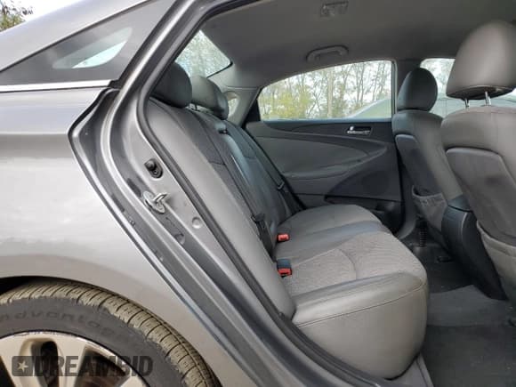 ✅ 2013 Hyundai Sonata SE • VIN: 5NPEC4AC9DH698761 • Lot: 89685955. Listed on Copart with 222,878 mi. Free auction sales archive from the USA and detailed vehicle history report at DreamBid. Image 10.