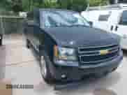 2014 Chevrolet Suburban LT z VIN 1GNSCJE09ER246246, wystawiony jako IAAI lot #42362059 z przebiegiem 321 684 mil mil oraz . Historia ofert i sprzedaży dostępna na DreamBid. Obrazek 1.