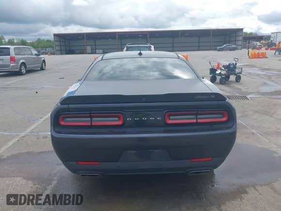 2018 Dodge Challenger R/T z VIN 2C3CDZBT3JH236561, wystawiony jako IAAI lot #42178251 z przebiegiem 81 573 mil mil oraz . Historia ofert i sprzedaży dostępna na DreamBid. Obrazek 16.