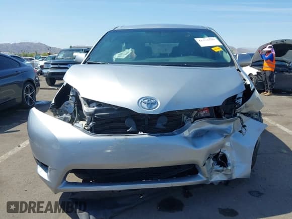 ✅ 2015 Toyota Sienna LE AAS • VIN: 5TDKK3DC4FS576186 • Lot: 42372839. Listed on IAAI with 101,593 mi. Free auction sales archive from the USA and detailed vehicle history report at DreamBid. Image 13.