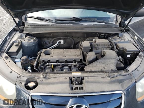 ✅ 2011 Hyundai Santa Fe GLS • VIN: 5XYZGDABXBG067194 • Lot: 80585684. Listed on Copart with 133,113 mi. Free auction sales archive from the USA and detailed vehicle history report at DreamBid. Image 12.