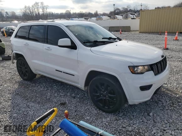 ✅ 2017 Jeep Grand Cherokee Altitude • VIN: 1C4RJFAG4HC721712 • Lot: 92810275. Listed on Copart with 130,809 mi. Free auction sales archive from the USA and detailed vehicle history report at DreamBid. Image 4.