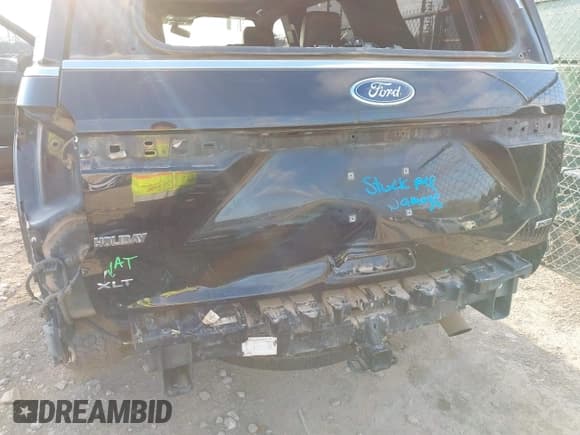 ✅ 2019 Ford Expedition XLT • VIN: 1FMJU1JTXKEA30678 • Lot: 41905098. Listed on IAAI with 156,746 mi. Free auction sales archive from the USA and detailed vehicle history report at DreamBid. Image 18.