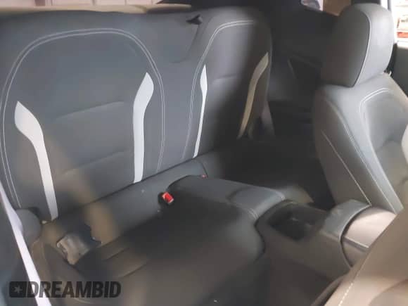 2016 Chevrolet Camaro 1LT z VIN 1G1FA1RX4G0172015, wystawiony jako IAAI lot #43063287 z przebiegiem 100 160 mil mil oraz . Historia ofert i sprzedaży dostępna na DreamBid. Obrazek 8.