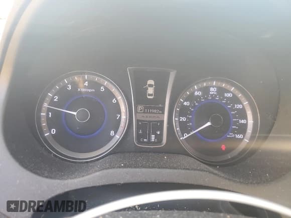 ✅ 2013 Hyundai Azera • VIN: KMHFG4JGXDA228477 • Лот: 66737275. Опубликован ранее на Copart с пробегом 111 982 миль. Бесплатный доступ к архиву аукционных продаж из США и подробный отчёт об истории автомобиля на DreamBid. Изображение 9.