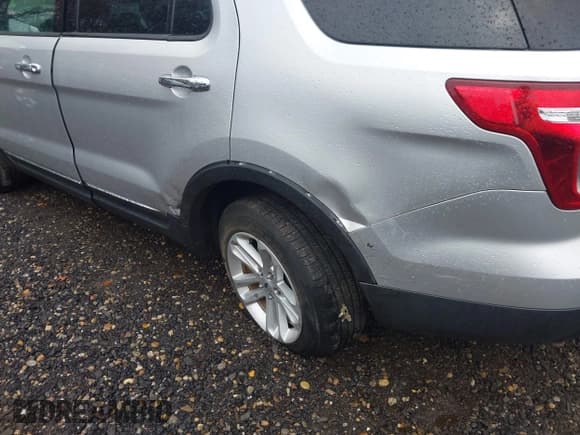 ✅ 2015 Ford Explorer XLT • VIN: 1FM5K8D87FGB15026 • Lot: 43636186. Wystawiony na IAAI z przebiegiem 132 360 mil. Bezpłatny archiwum sprzedaży aukcyjnych z USA i szczegółowy raport historii pojazdu na DreamBid. Zdjęcie 6.