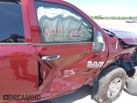 ✅ 2016 Ram 2500 Tradesman • VIN: 3C6UR5CJ6GG269271 • Lot: 41903986. Wystawiony na IAAI z przebiegiem 189 666 mil. Bezpłatny archiwum sprzedaży aukcyjnych z USA i szczegółowy raport historii pojazdu na DreamBid. Zdjęcie 5.