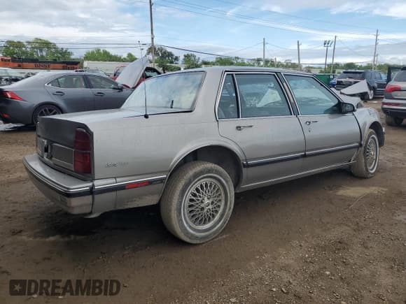 ✅ 1989 Oldsmobile Delta • VIN: 1G3HY54C0K1813204 • Lot: 81379324. Listed on Copart with Not provided. Free auction sales archive from the USA and detailed vehicle history report at DreamBid. Image 3.