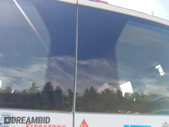 ✅ 2017 Ford Transit XL • VIN: 1FBZX2ZM8HKA10722 • Lot: 42993074. Wystawiony na IAAI z przebiegiem 150 411 mil. Bezpłatny archiwum sprzedaży aukcyjnych z USA i szczegółowy raport historii pojazdu na DreamBid. Zdjęcie 12.