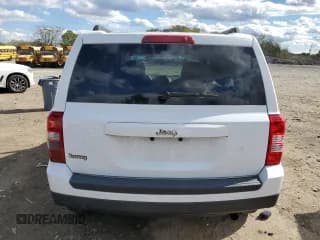 ✅ 2016 Jeep Patriot Sport • VIN: 1C4NJPBA6GD743458 • Lot: 82544005. Wystawiony na Copart z przebiegiem 105 897 mil. Bezpłatny archiwum sprzedaży aukcyjnych z USA i szczegółowy raport historii pojazdu na DreamBid. Zdjęcie 6.