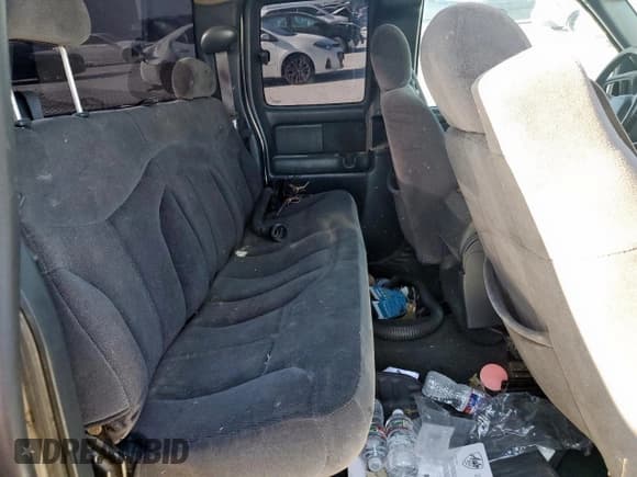 ✅ 2001 GMC Sierra 1500 SLE • VIN: 2GTEC19V611287903 • Lot: 66771535. Wystawiony na Copart z przebiegiem 323 963 mil. Bezpłatny archiwum sprzedaży aukcyjnych z USA i szczegółowy raport historii pojazdu na DreamBid. Zdjęcie 10.