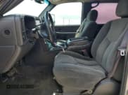 ✅ 2005 Chevrolet Silverado 1500 Z71 • VIN: 2GCEK13T051249034 • Лот: 65380264. Опубликован ранее на Copart с пробегом 270 516 миль. Бесплатный доступ к архиву аукционных продаж из США и подробный отчёт об истории автомобиля на DreamBid. Изображение 7.