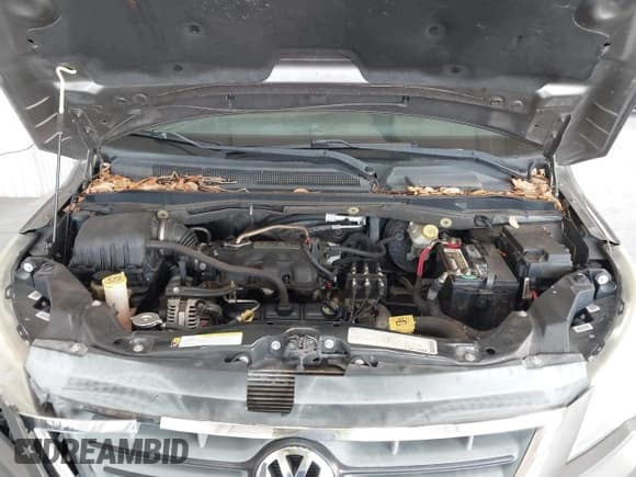 ✅ 2010 Volkswagen Routan S • VIN: 2V4RW4D11AR406513 • Lot: 43133387. Listed on IAAI with 95,856 mi. Free auction sales archive from the USA and detailed vehicle history report at DreamBid. Image 10.