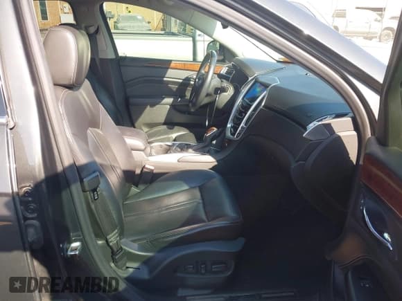 ✅ 2016 Cadillac SRX Luxury Collection • VIN: 3GYFNBE36GS540802 • Лот: 43704254. Опубликован ранее на IAAI с пробегом 83 710 миль. Бесплатный доступ к архиву аукционных продаж из США и подробный отчёт об истории автомобиля на DreamBid. Изображение 5.