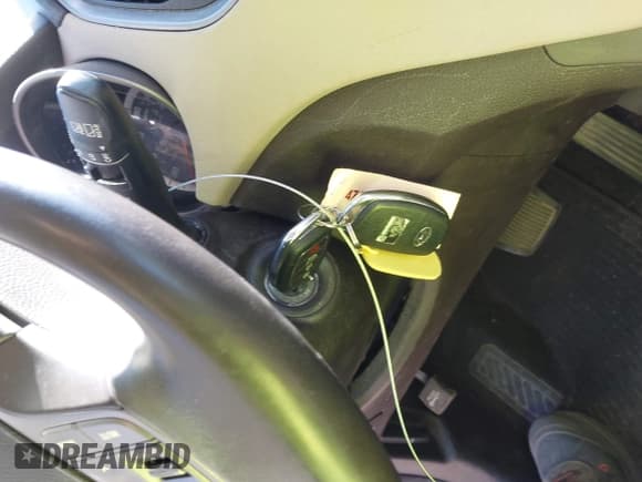 ✅ 2014 Hyundai Santa Fe • VIN: 5XYZUDLB4EG175627 • Lot: 43428688. Listed on IAAI with 150,000 mi. Free auction sales archive from the USA and detailed vehicle history report at DreamBid. Image 11.