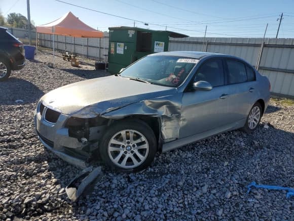 ✅ 2006 BMW 3 Series 325i • VIN: WBAVB17596NK37957 • Lot: 87103725. Wystawiony na Copart z przebiegiem 107 303 mil. Bezpłatny archiwum sprzedaży aukcyjnych z USA i szczegółowy raport historii pojazdu na DreamBid. Zdjęcie 1.