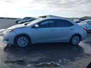 ✅ 2019 Toyota Corolla LE • VIN: 5YFBURHE7KP943819 • Lot: 43467204. Wystawiony na IAAI z przebiegiem 40 688 mil. Bezpłatny archiwum sprzedaży aukcyjnych z USA i szczegółowy raport historii pojazdu na DreamBid. Zdjęcie 15.