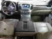 2015 Chevrolet Suburban LTZ z VIN 1GNSKKKC1FR734292, wystawiony jako Copart lot #69274444 z przebiegiem 78 973 mil mil oraz Szkoda całkowita • Salvage title. Historia ofert i sprzedaży dostępna na DreamBid. Obrazek 8.