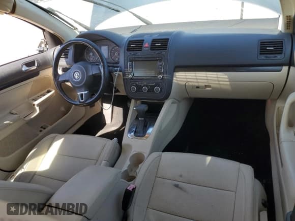 ✅ 2010 Volkswagen Jetta SE • VIN: 3VWRX7AJ0AM036219 • Lot: 90224525. Wystawiony na Copart z przebiegiem 157 747 mil. Bezpłatny archiwum sprzedaży aukcyjnych z USA i szczegółowy raport historii pojazdu na DreamBid. Zdjęcie 8.