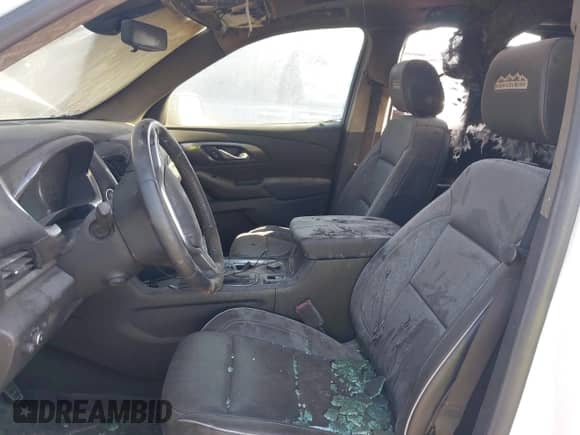 2020 Chevrolet Traverse High Country z VIN 1GNEVNKWXLJ178011, wystawiony jako IAAI lot #42091608 z przebiegiem 62 035 mil mil oraz . Historia ofert i sprzedaży dostępna na DreamBid. Obrazek 5.