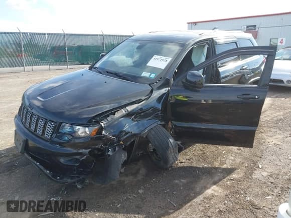 ✅ 2019 Jeep Grand Cherokee Upland • VIN: 1C4RJFAG2KC679290 • Lot: 41972928. Listed on IAAI with 86,469 mi. Free auction sales archive from the USA and detailed vehicle history report at DreamBid. Image 2.