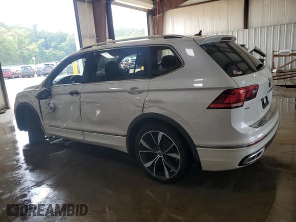 ✅ 2024 Volkswagen Tiguan SEL R-Line • VIN: 3VV4B7AX4RM024328 • Lot: 66693955. Wystawiony na Copart z przebiegiem 94 047 mil. Bezpłatny archiwum sprzedaży aukcyjnych z USA i szczegółowy raport historii pojazdu na DreamBid. Zdjęcie 2.